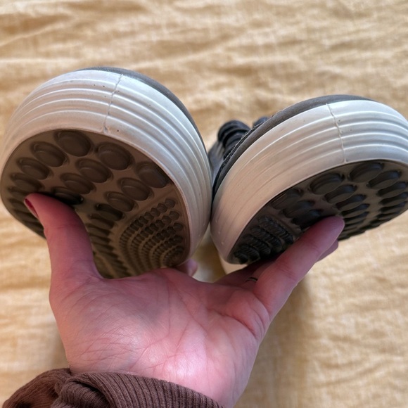 ECCO Men's Soft 7 Leather Sneaker - Picture 16 of 17